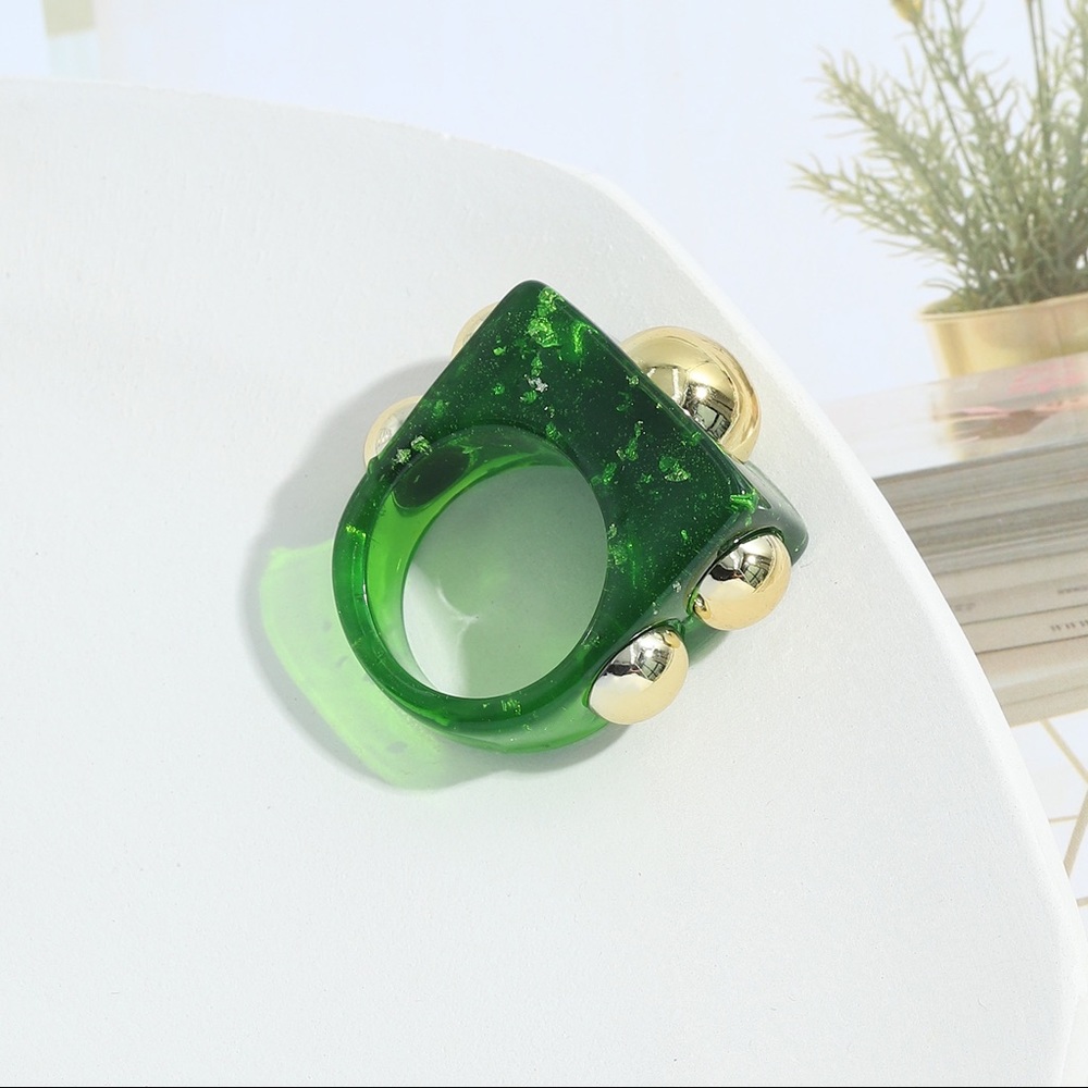 COPY - Chunky Statement Retro Resin Acrylic Ring Green Gold - Picture 3 of 3